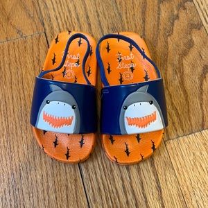 Toddler shark slides size 4c.